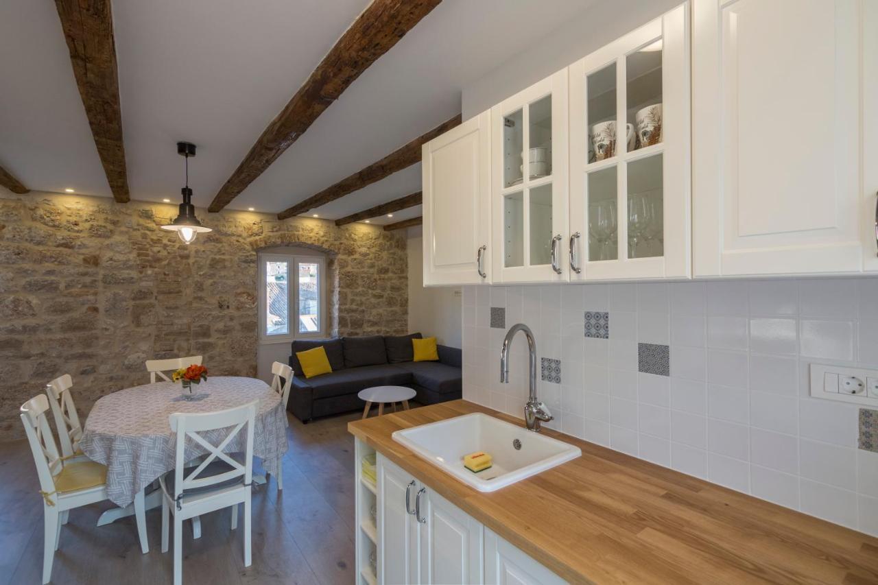 Apartments Bepi Komiza Bagian luar foto